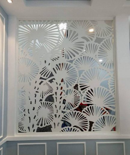 Vách ngăn CNC hoa văn rẻ quạt