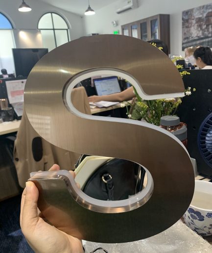 Chữ inox nổi chữ S