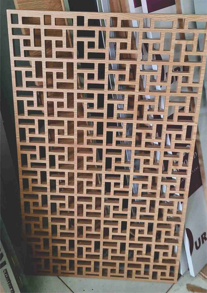 Vách ngăn CNC gỗ họa tiết hình học